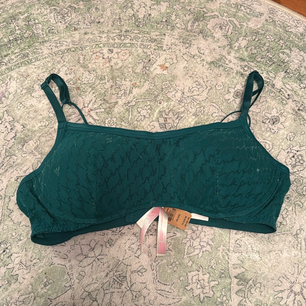 VS green bra